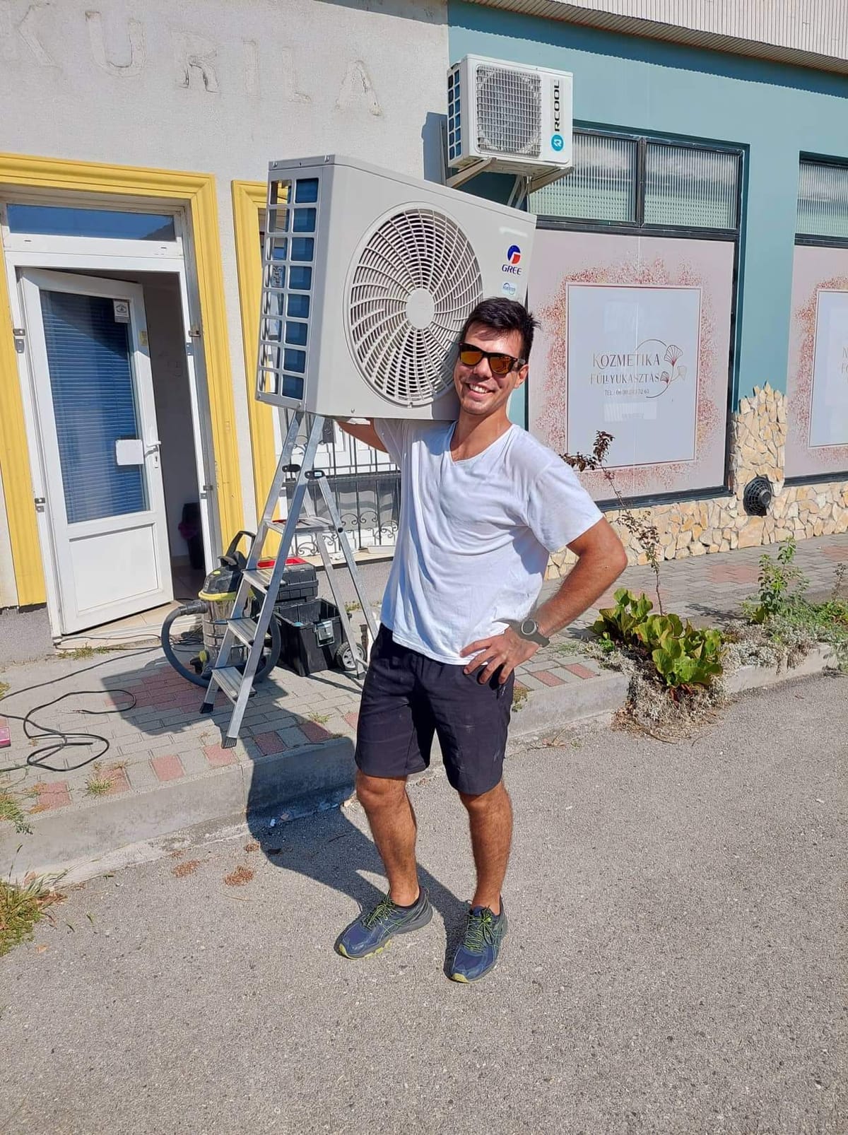 Juhász Balázs Gree kültéri egységgel – Klímaépítő.hu Budapest